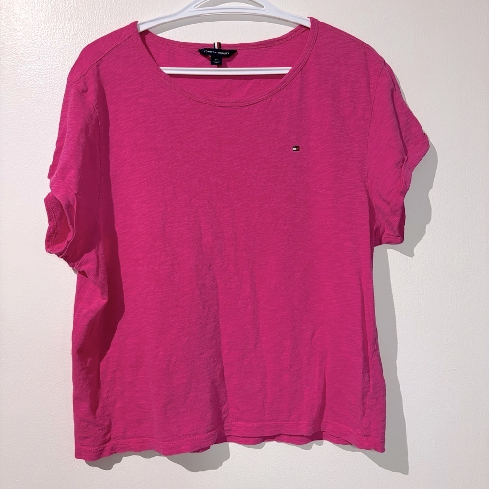 🎉4/30$🎉 Tommy Hilfiger Pink Boxy Cuffed Sleeve Tee PTP 22in🩷